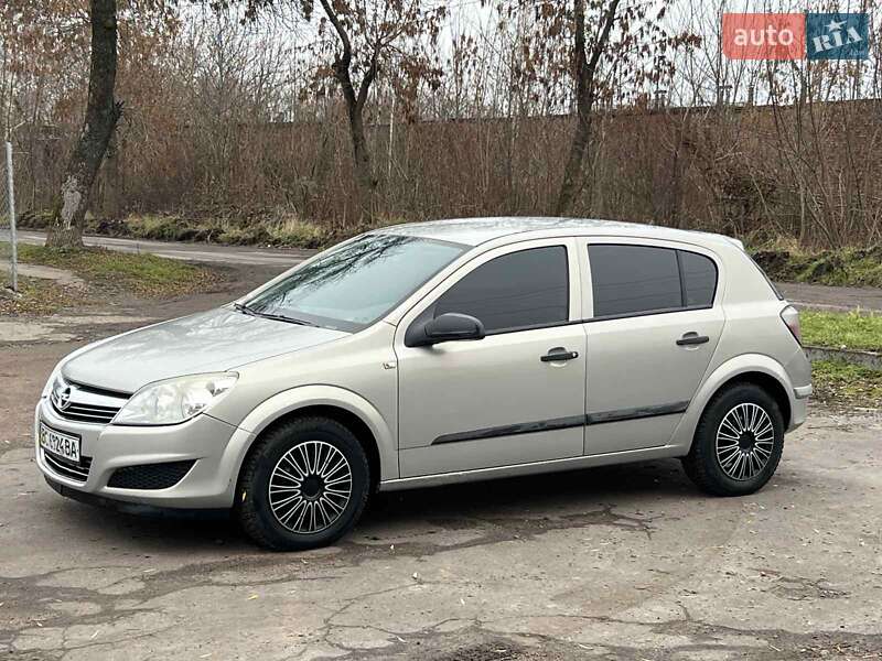 Хетчбек Opel Astra 2007 в Шептицькому