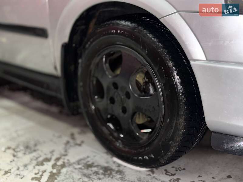 Хетчбек Opel Astra 2000 в Києві