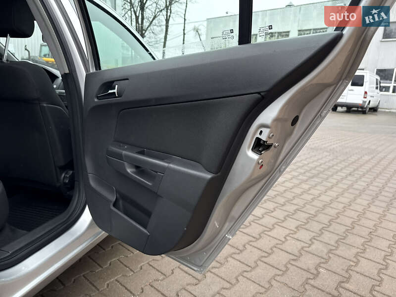 Хетчбек Opel Astra 2004 в Вінниці