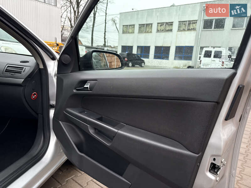 Хетчбек Opel Astra 2004 в Вінниці