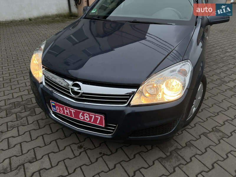 Універсал Opel Astra 2008 в Луцьку