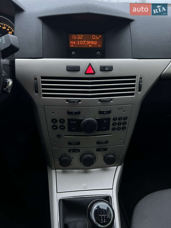 Універсал Opel Astra 2008 в Луцьку