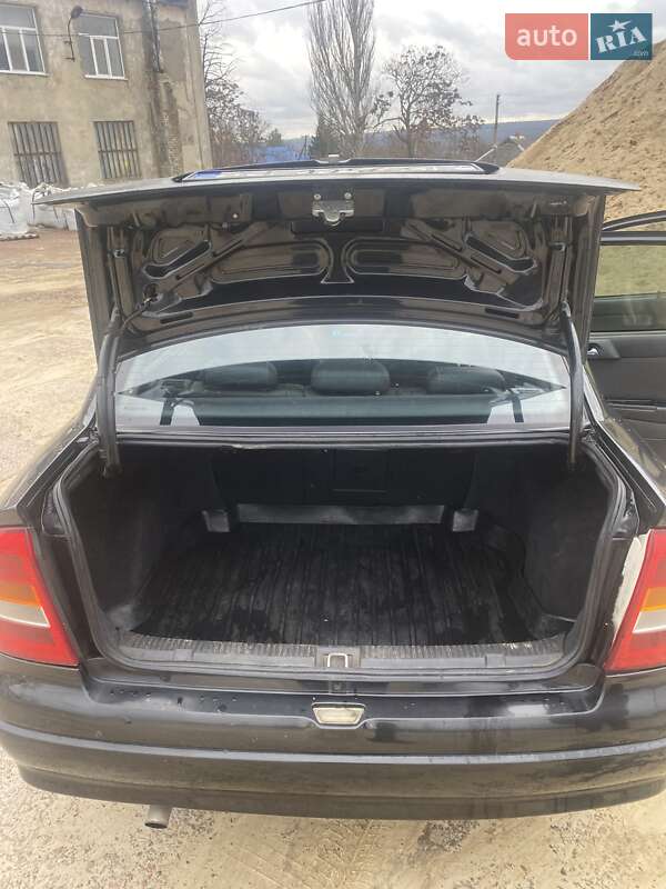 Седан Opel Astra 2005 в Березівці