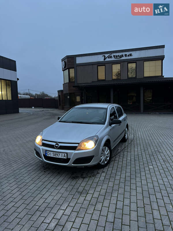 Хэтчбек Opel Astra 2006 в Ровно
