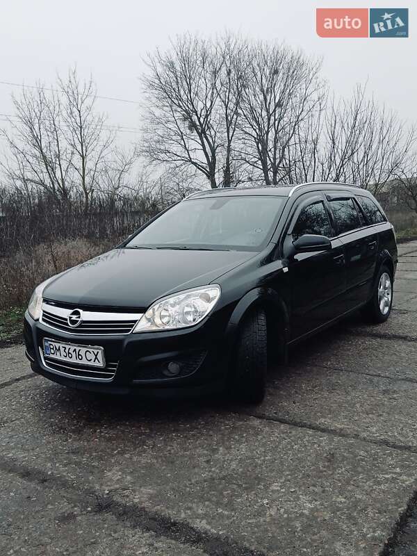 Универсал Opel Astra 2008 в Ромнах