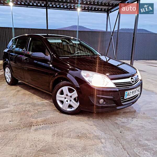 Хетчбек Opel Astra 2009 в Ужгороді