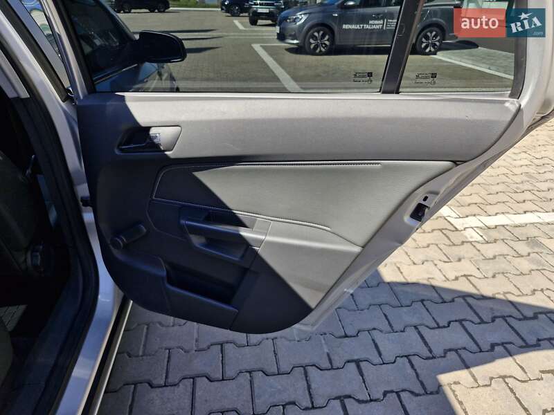 Универсал Opel Astra 2006 в Сумах