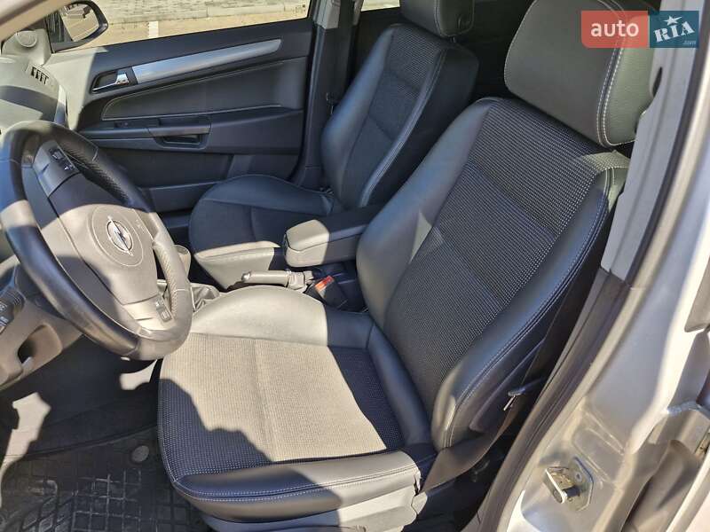 Универсал Opel Astra 2006 в Сумах