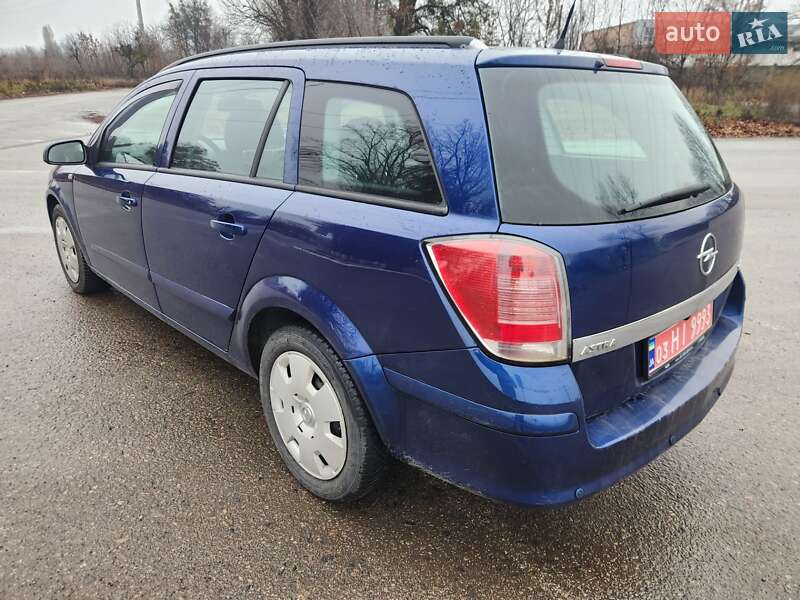 Универсал Opel Astra 2006 в Полтаве