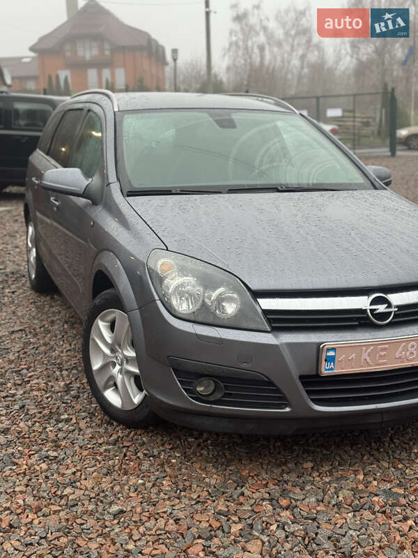 Універсал Opel Astra 2006 в Лубнах