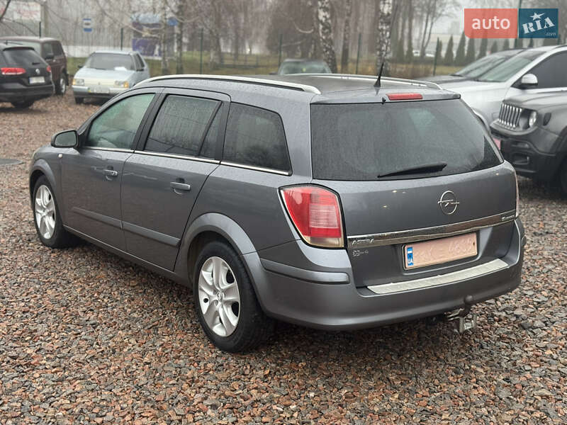 Універсал Opel Astra 2006 в Лубнах