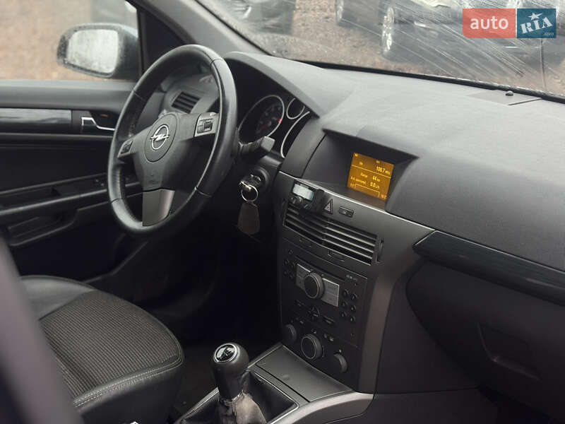 Універсал Opel Astra 2006 в Лубнах