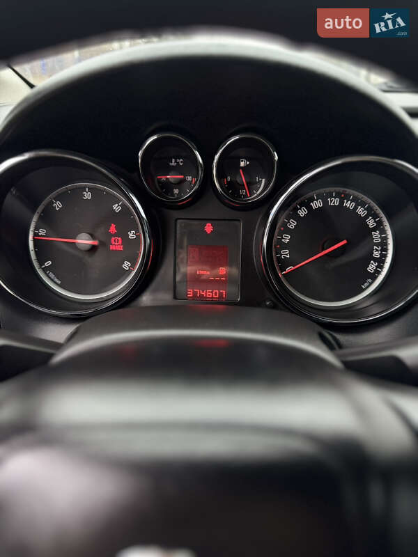 Универсал Opel Astra 2011 в Тернополе