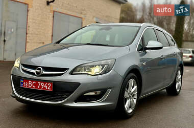Універсал Opel Astra 2013 в Рівному