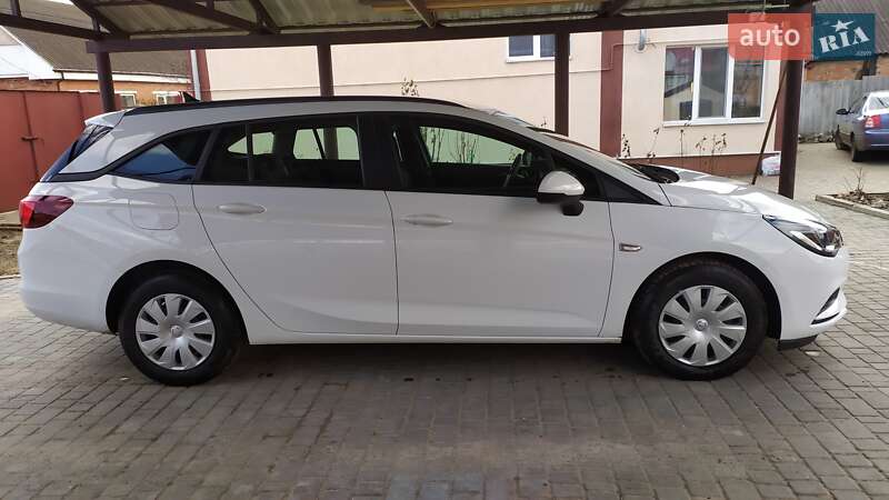 Универсал Opel Astra 2017 в Ахтырке