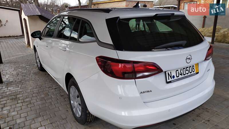 Универсал Opel Astra 2017 в Ахтырке
