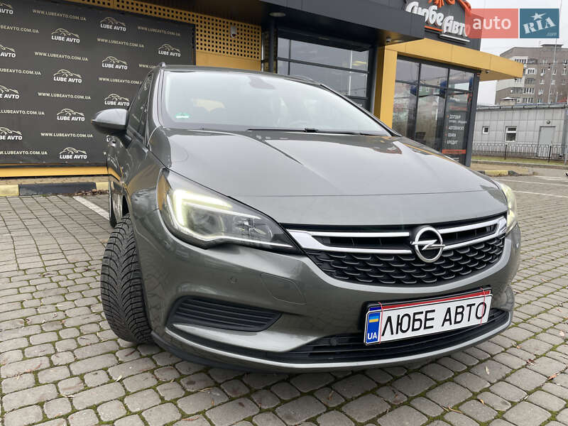 Універсал Opel Astra 2017 в Львові