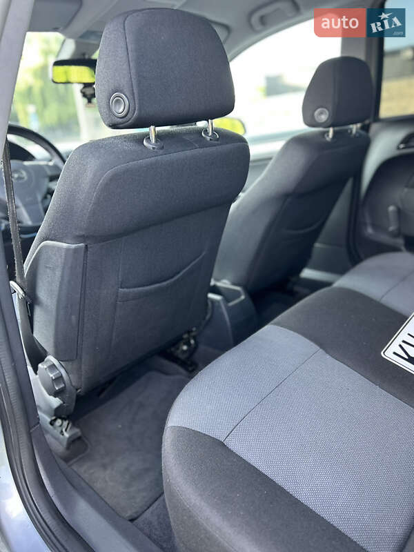 Універсал Opel Astra 2005 в Золочеві фото 40 Універсал Opel Astra 2005 в Золочеві