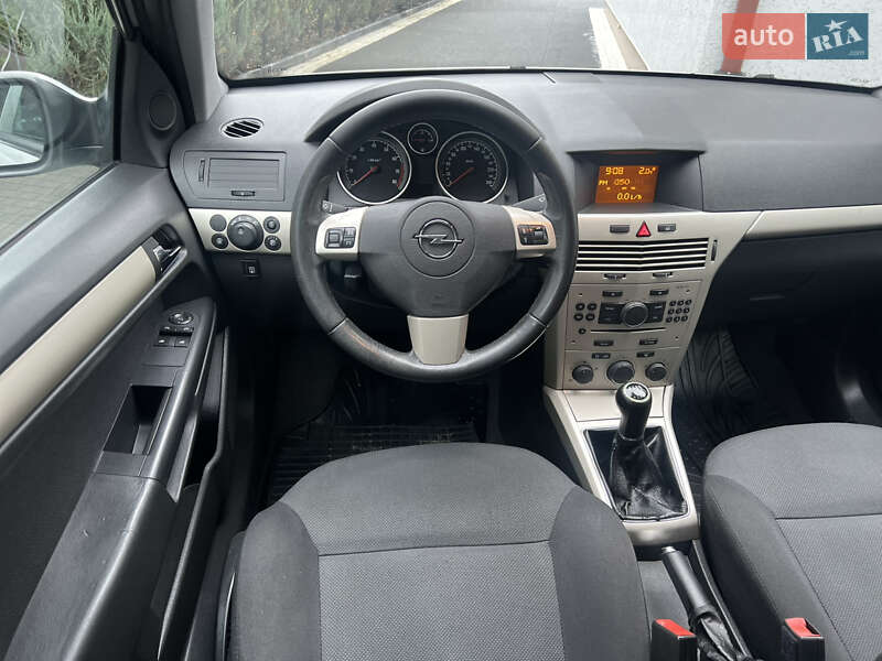 Універсал Opel Astra 2007 в Івано-Франківську