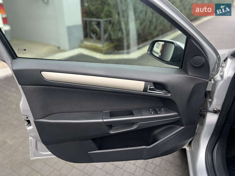 Універсал Opel Astra 2007 в Івано-Франківську