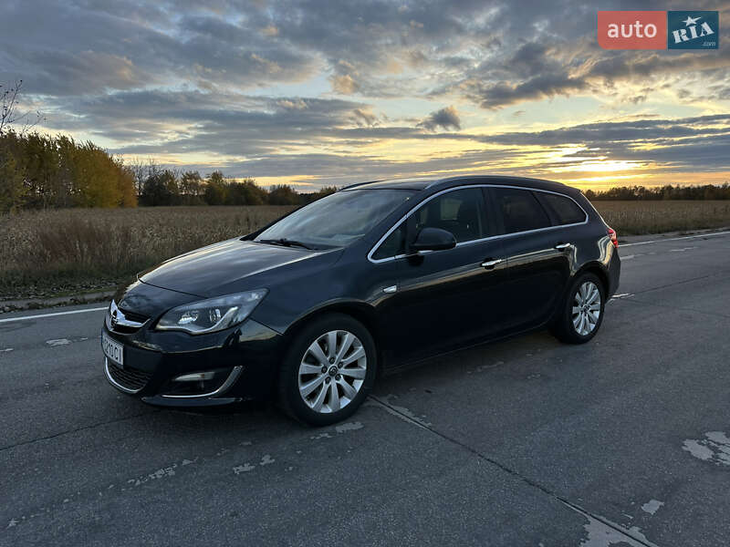 Універсал Opel Astra 2013 в Житомирі
