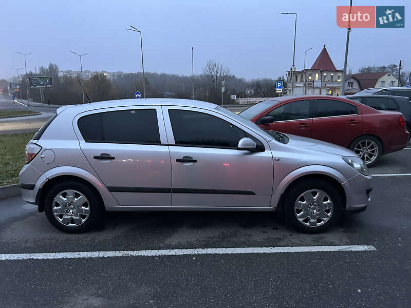 Хэтчбек Opel Astra 2005 в Виннице