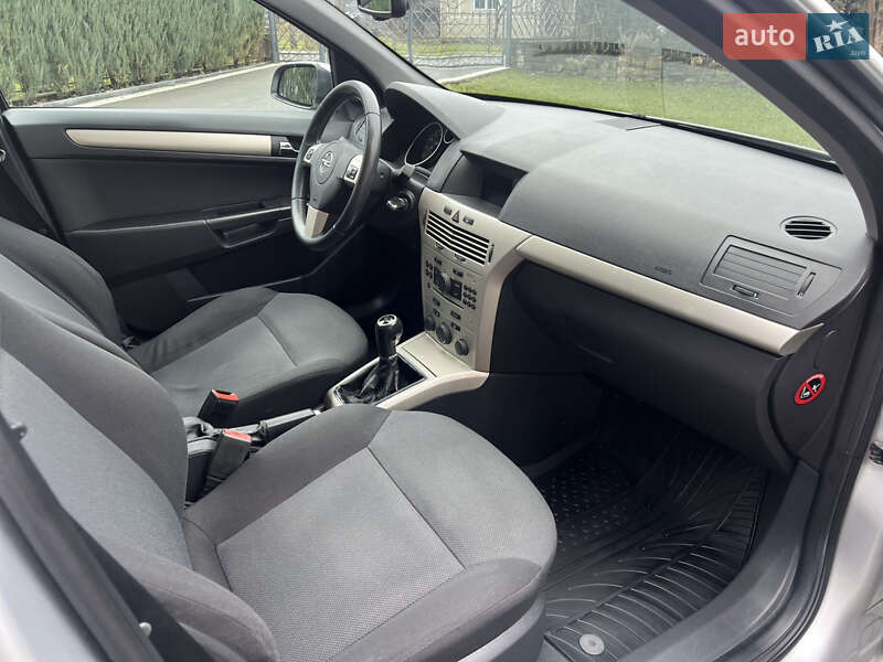 Універсал Opel Astra 2007 в Івано-Франківську