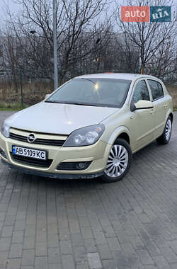 Хэтчбек Opel Astra 2004 в Виннице