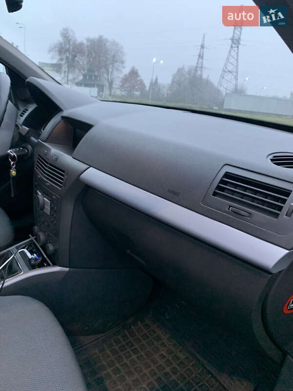 Хэтчбек Opel Astra 2004 в Виннице