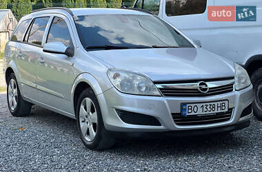 Універсал Opel Astra 2005 в Волочиську