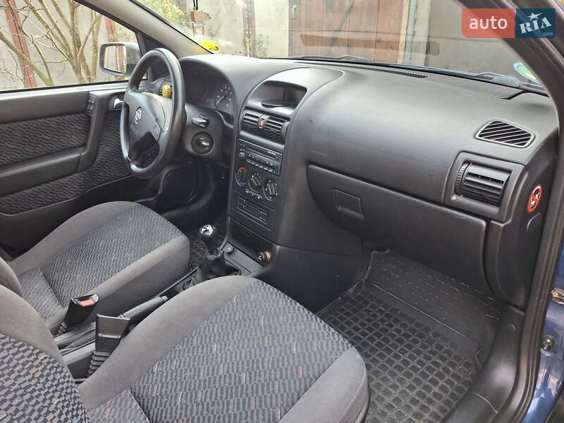 Хетчбек Opel Astra 2002 в Городку