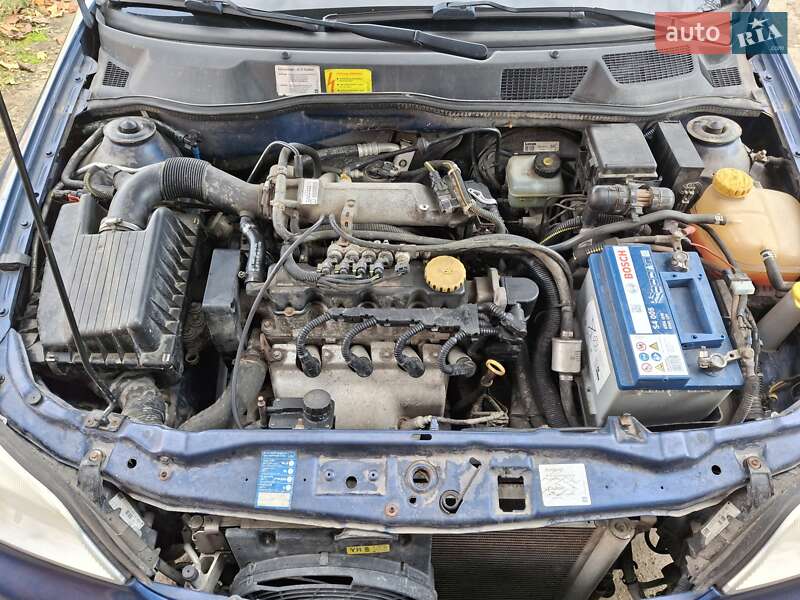 Хетчбек Opel Astra 2002 в Городку