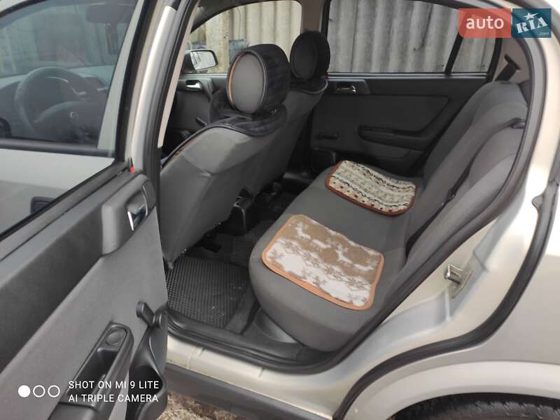 Седан Opel Astra 2006 в Харкові