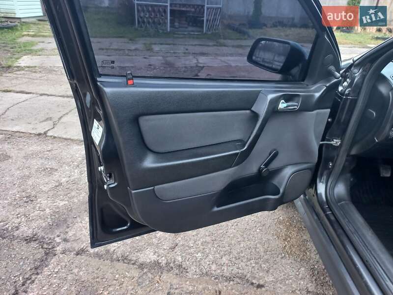 Седан Opel Astra 2008 в Шостке