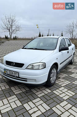 Седан Opel Astra 2008 в Буске