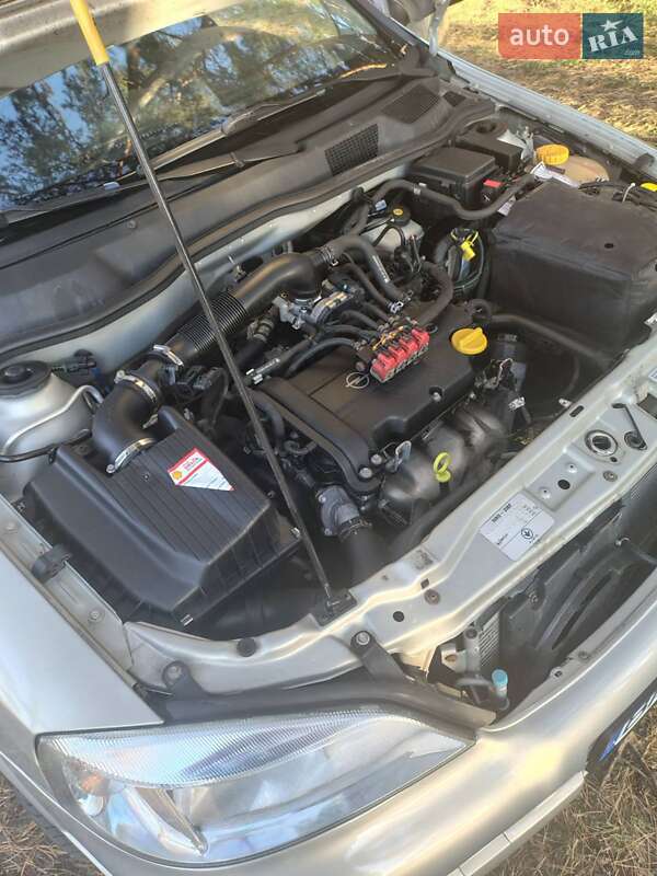 Седан Opel Astra 2005 в Сумах