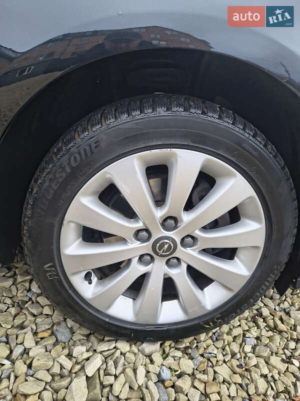 Універсал Opel Astra 2012 в Калуші