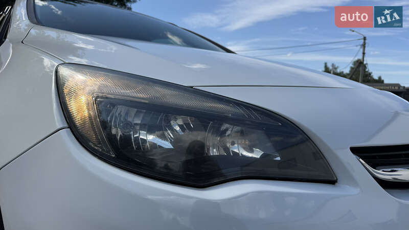 Универсал Opel Astra 2014 в Ивано-Франковске