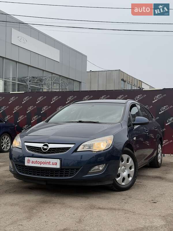 Opel Astra 2011