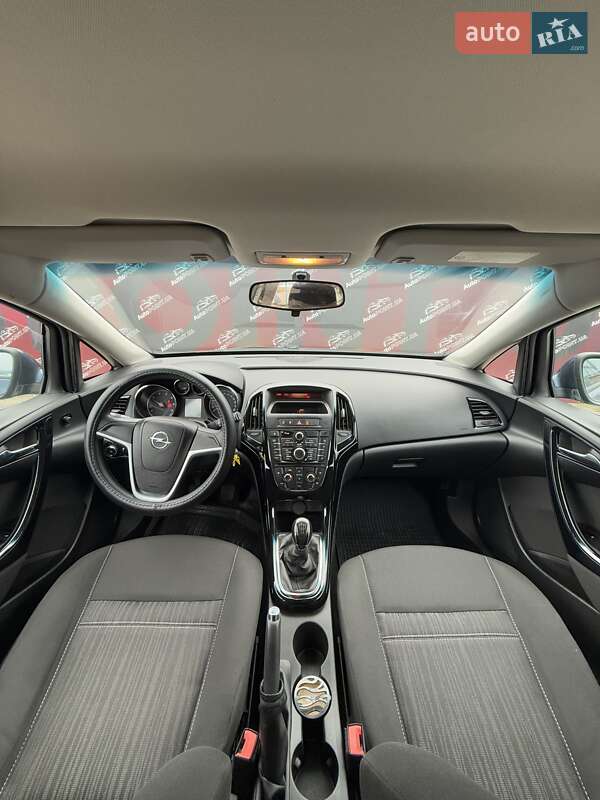 Универсал Opel Astra 2011 в Сумах