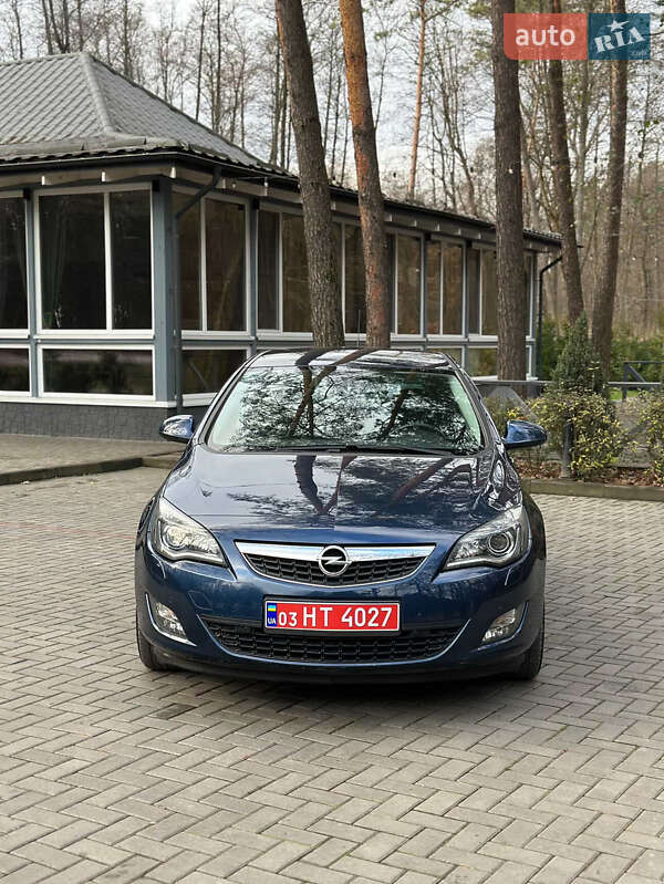 Хэтчбек Opel Astra 2011 в Луцке фото 2 Хэтчбек Opel Astra 2011 в Луцке