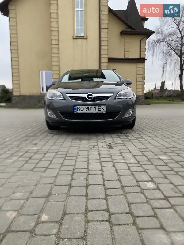 Opel Astra 2012