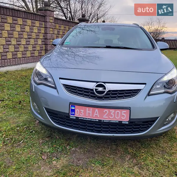Opel Astra 2011