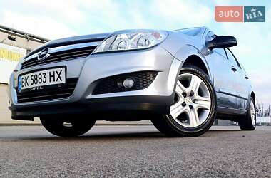 Универсал Opel Astra 2009 в Киеве