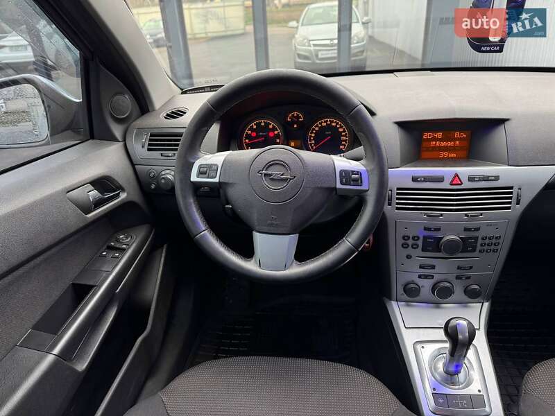 Седан Opel Astra 2012 в Киеве фото 14 Седан Opel Astra 2012 в Киеве