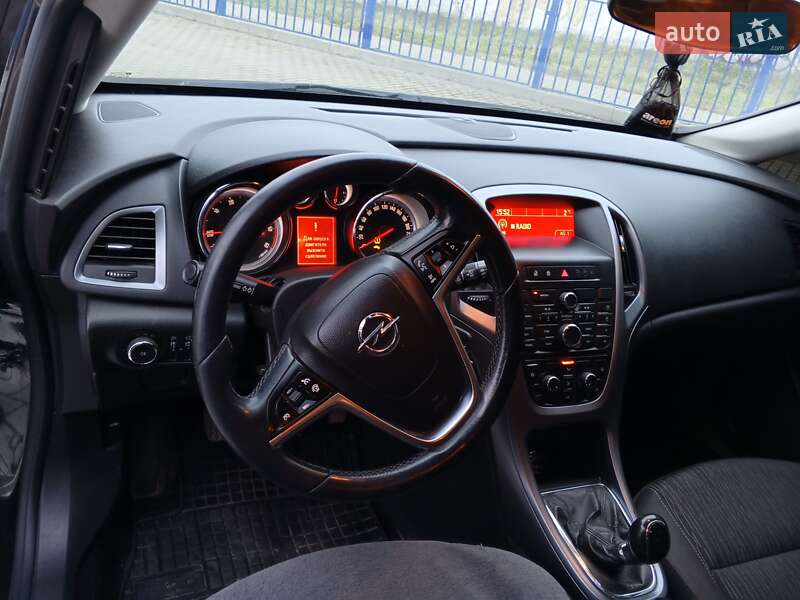 Универсал Opel Astra 2015 в Владимире фото 5 Универсал Opel Astra 2015 в Владимире