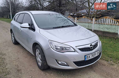 Універсал Opel Astra 2011 в Городку