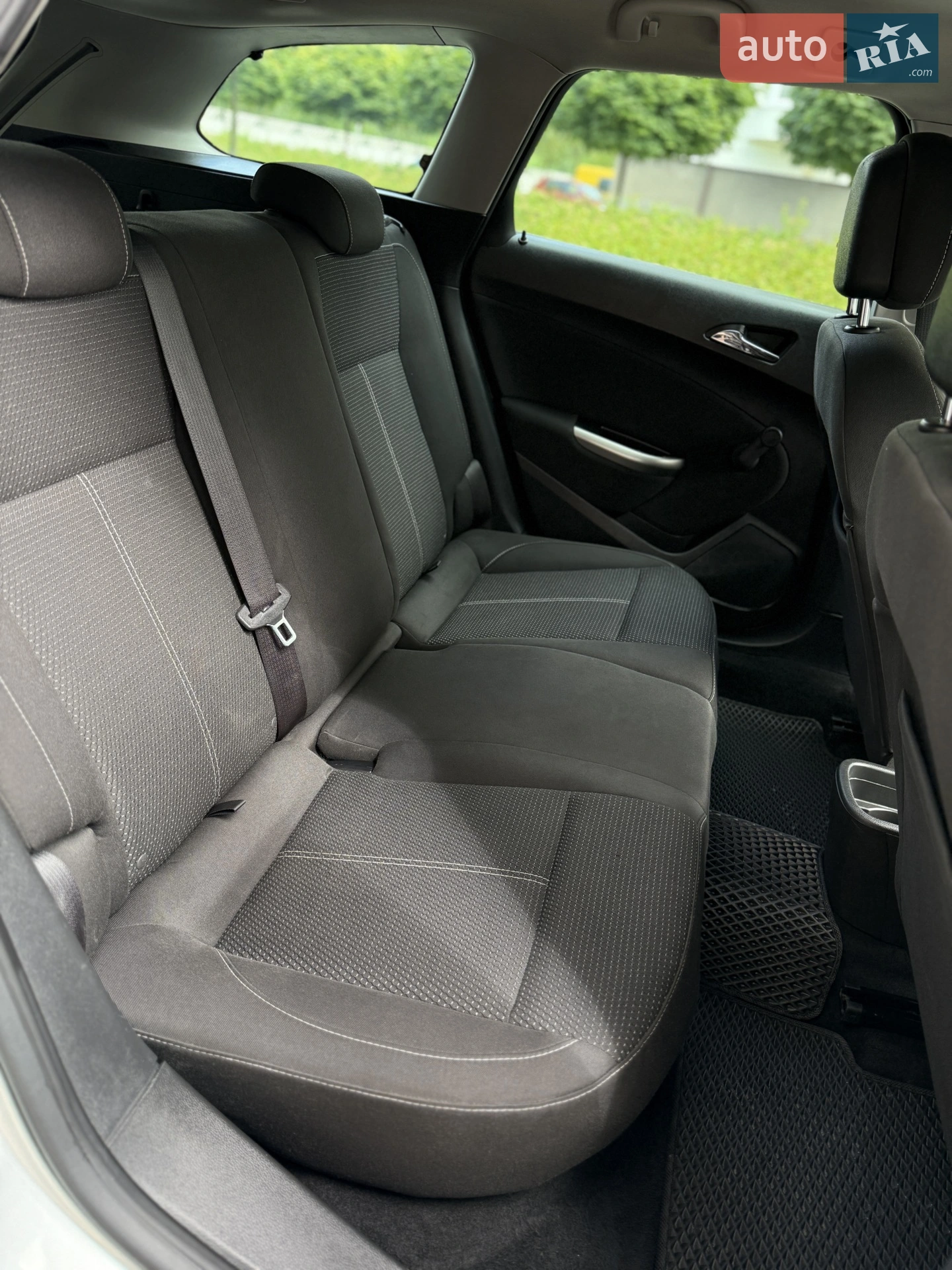 2011 Opel Astra - мініатюра 15