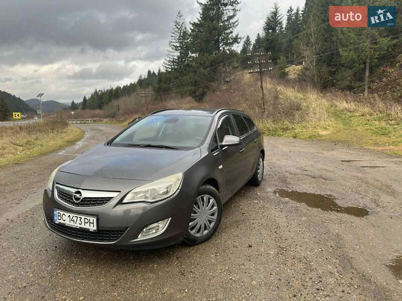 Opel Astra 2011