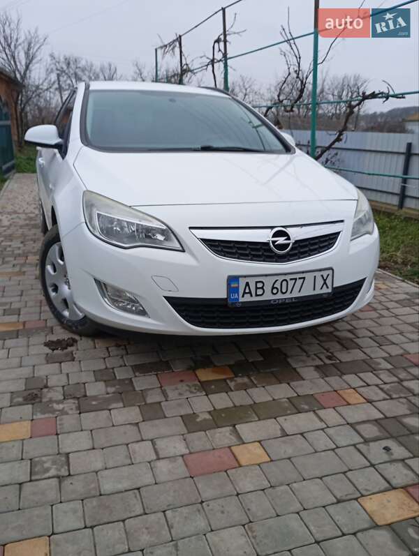 Opel Astra 2012